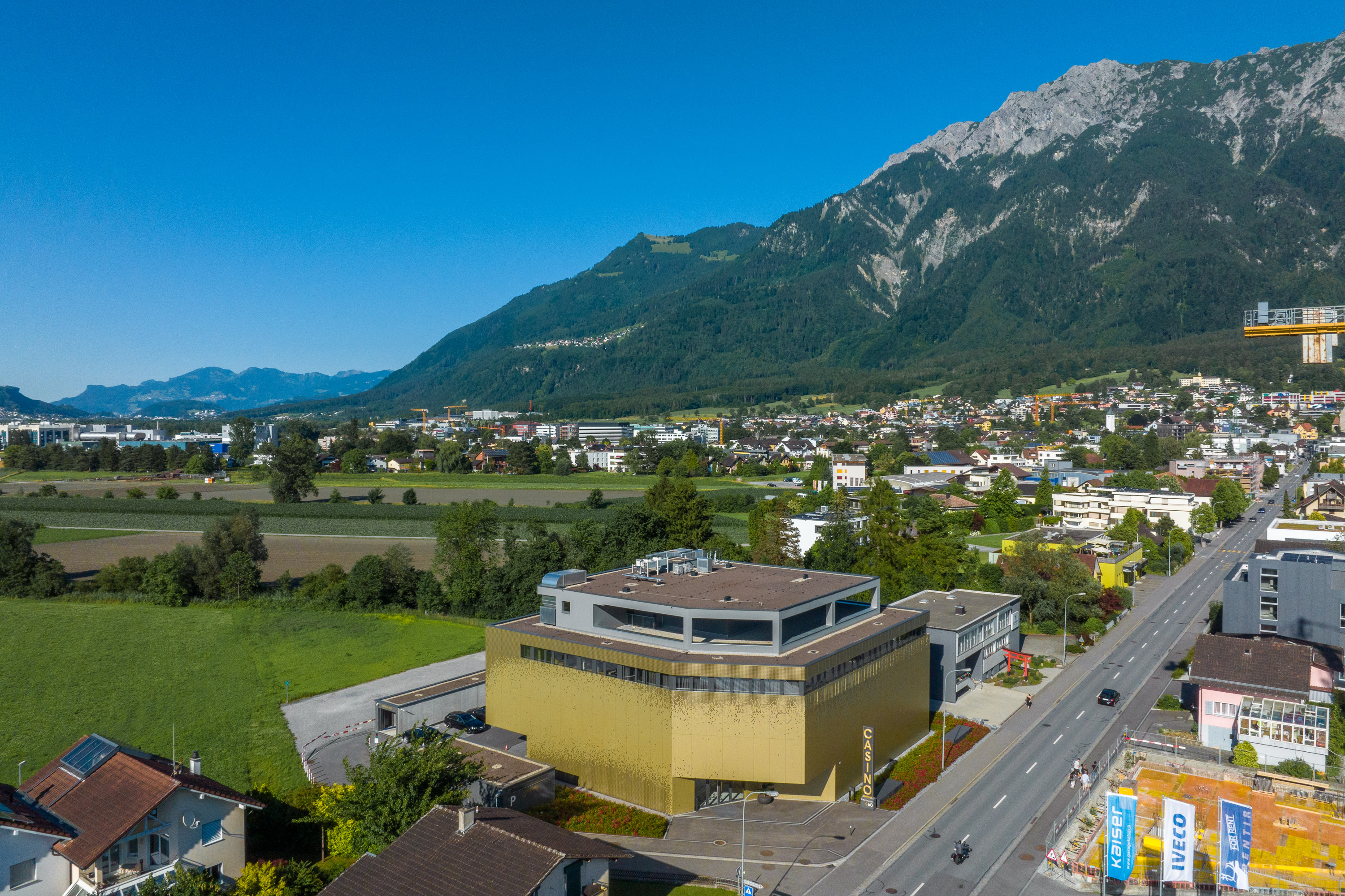 Gewerbehaus mit Spielcasino "Im Grabaton", Schaan (FL) Gewerbehaus mit Spielcasino "Im Grabaton", Schaan (FL)